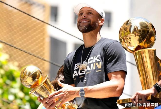 包含库里或成中国球迷最后的NBA全民偶像，情怀还能延续多久的词条