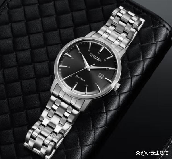我可不会送队友手表现在得精打细算过日子