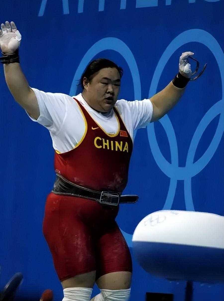 包含举重赛场一役，冠军诞生惊艳全场观众的词条